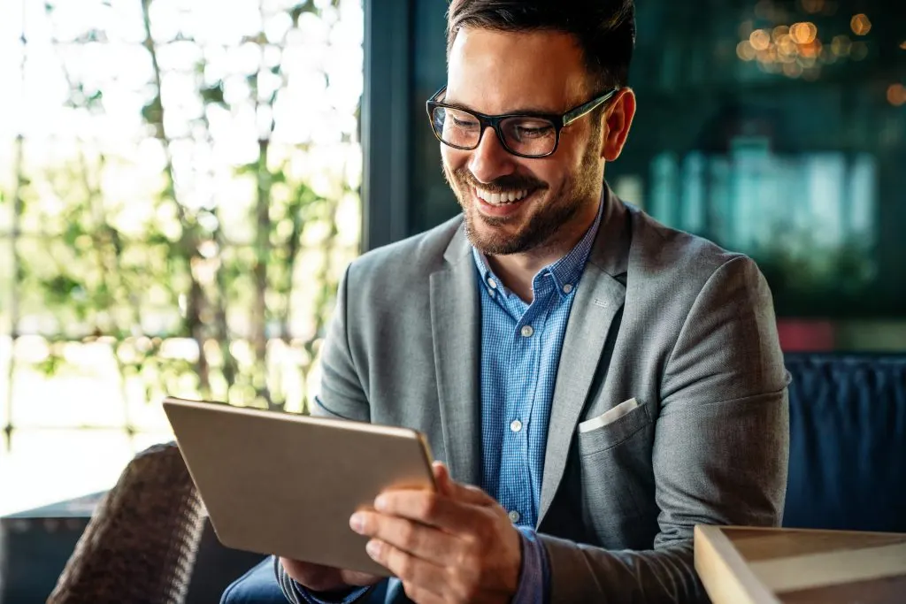 L’intelligence artificielle : le travail en péril, découvrez son impact explosif !