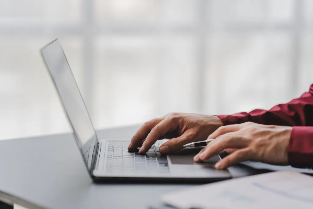 Le choc des régulations sur l’emailing B2B: découvrez l’impact explosif sur votre entreprise !