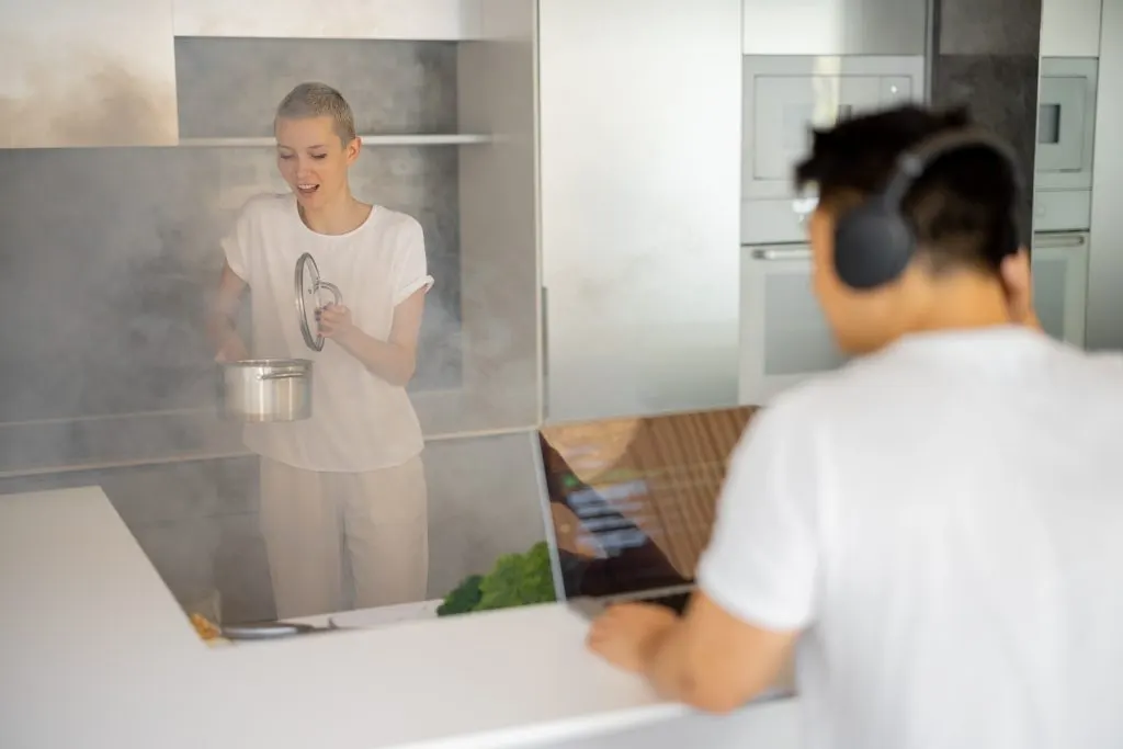 Travailler de chez soi : des astuces pour réussir (Waxoo.fr)
