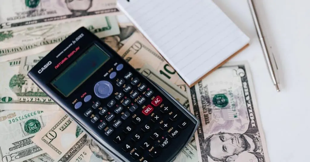 découvrez le revenu de base universel, une approche innovante visant à garantir un revenu minimum à chaque citoyen. explorez ses avantages, ses implications sociales et économiques, ainsi que les débats qu'il suscite dans le monde contemporain.