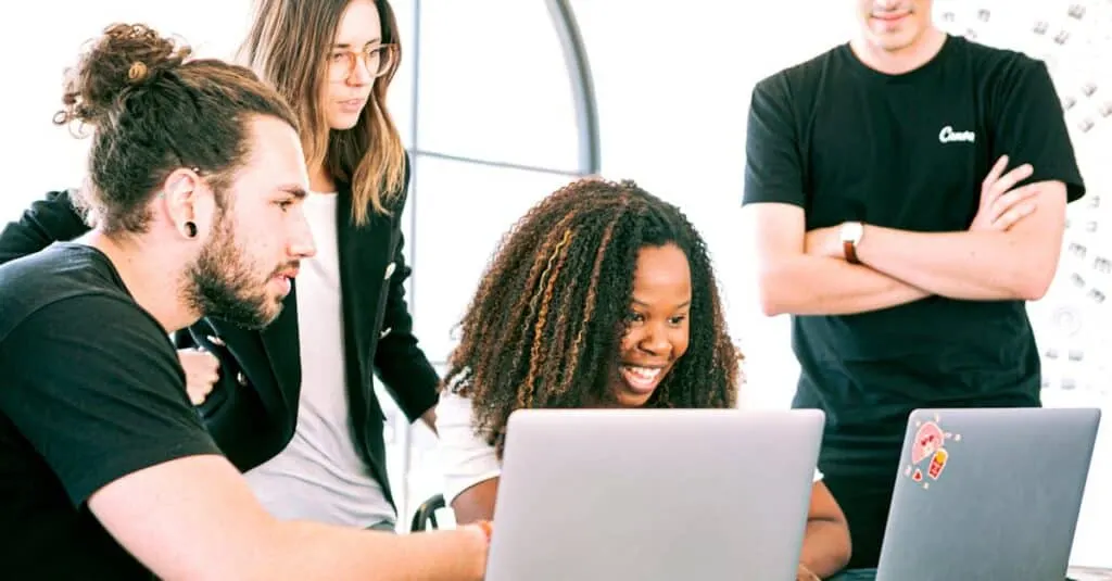 découvrez l'univers dynamique des startups : innovation, créativité et entrepreneuriat au service de l'avenir. explorez des idées uniques et les dernières tendances qui redéfinissent le monde des affaires.