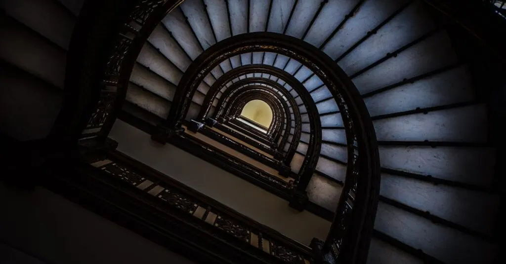 découvrez le monde fascinant des illusions, où la perception et la réalité se rencontrent. plongez dans des expériences visuelles étonnantes qui défient votre esprit et éveillent votre curiosité. explorez les mystères qui se cachent derrière chaque illusion et laissez-vous surprendre par l'art de tromper les sens.