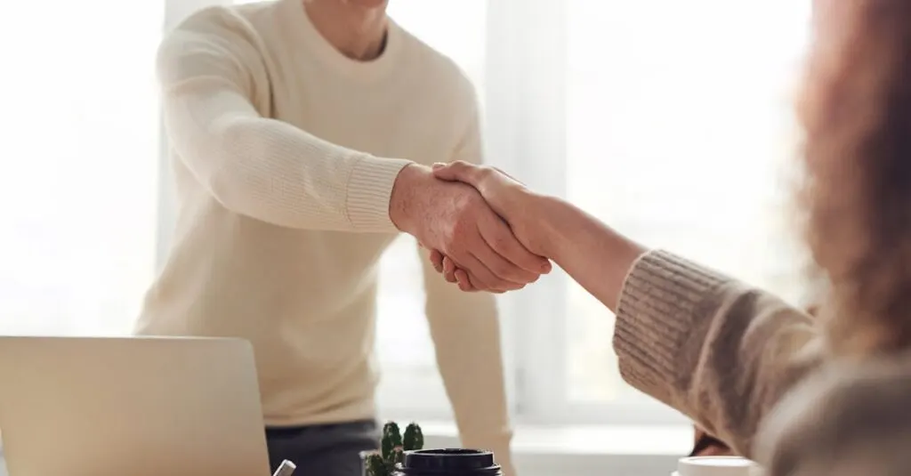 découvrez comment la collaboration entre l'humain et le digital transforme nos méthodes de travail, booste la créativité et améliore l'efficacité. plongez dans un univers où la technologie et l'intelligence humaine s'unissent pour relever les défis de demain.