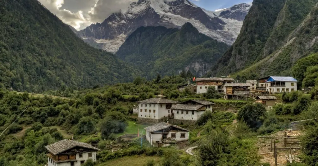découvrez la chine : un pays fascinant à l’histoire millénaire, riche en culture, paysages spectaculaires et innovations, entre traditions ancestrales et modernité.