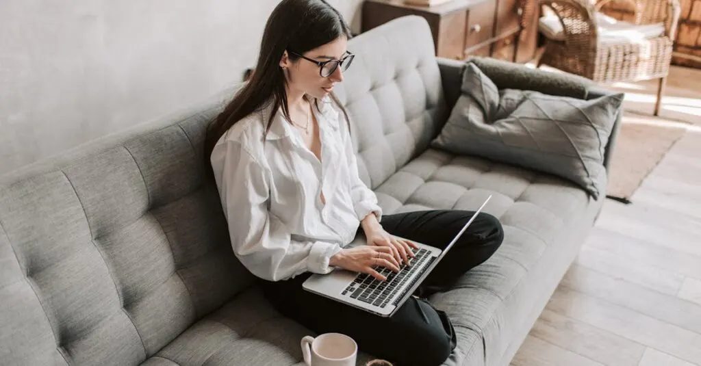 découvrez le monde fascinant de l'informatique quantique : principes de base, applications révolutionnaires, et impact potentiel sur la science et la technologie de demain.