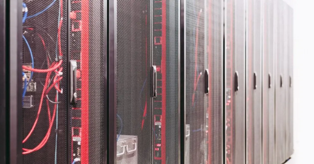 découvrez tout ce que vous devez savoir sur les data centers : infrastructures, fonctionnement, types et innovations technologiques au service du stockage et de la gestion des données.