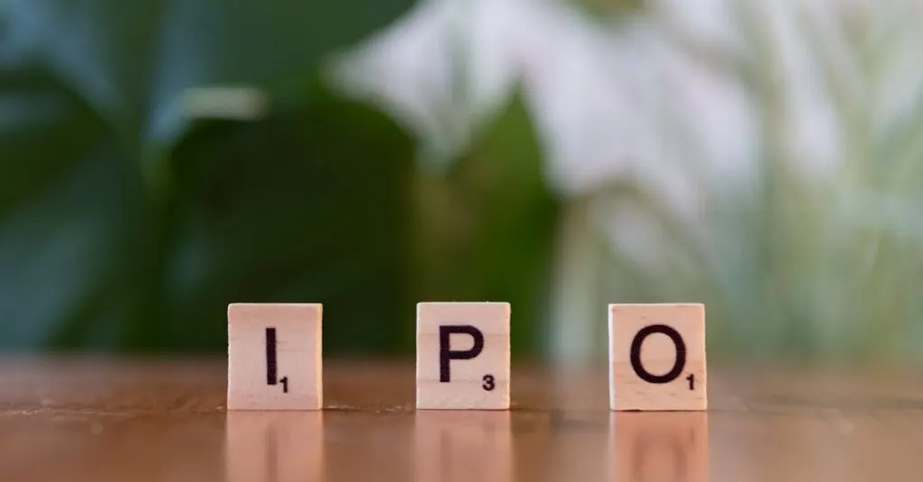 découvrez tout ce qu'il faut savoir sur l'introduction en bourse (ipo) : définition, processus, avantages et conseils pour réussir votre investissement.
