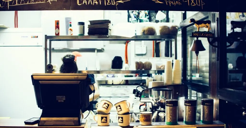 découvrez comment l'intelligence artificielle transforme l'industrie de la restauration en optimisant la gestion, améliorant l'expérience client et innovant les services.