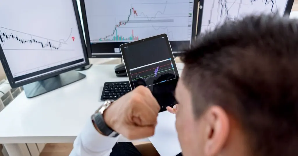 découvrez l'augmentation spectaculaire du cours de l'action microsoft et les facteurs clés qui stimulent cette dynamique sur le marché boursier.