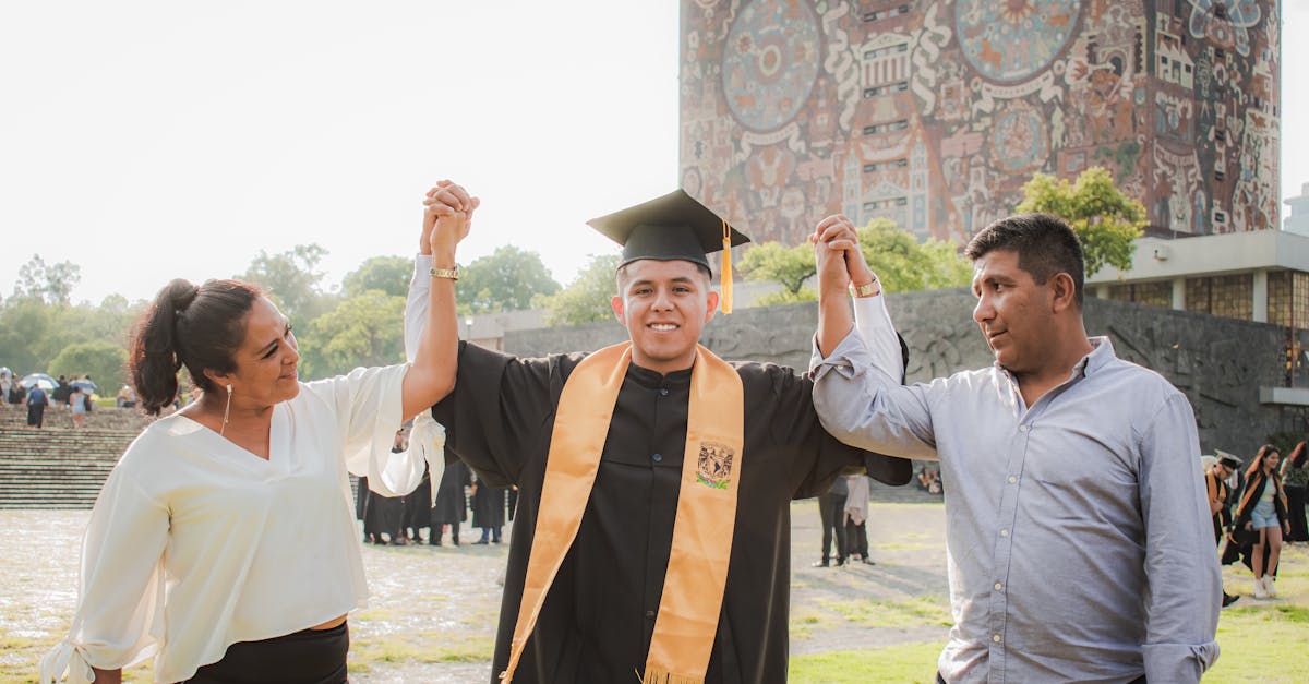 découvrez l'univers prestigieux des prix nobel, récompenses qui honorent les contributions exceptionnelles en littérature, paix, science et plus. plongez dans l'histoire fascinante de ces distinctions emblématiques et explorez les accomplissements des lauréats.