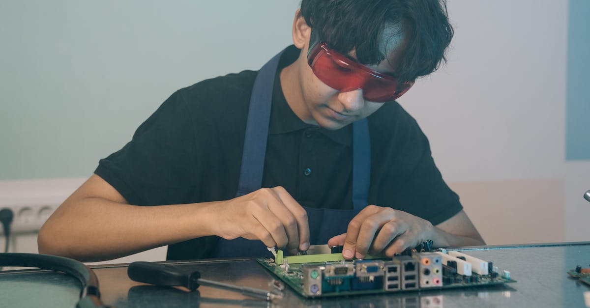 découvrez l'univers des semi-conducteurs, composants essentiels des technologies modernes. apprenez leur rôle crucial dans l'électronique, les applications variées et les innovations qui façonnent notre avenir technologique.