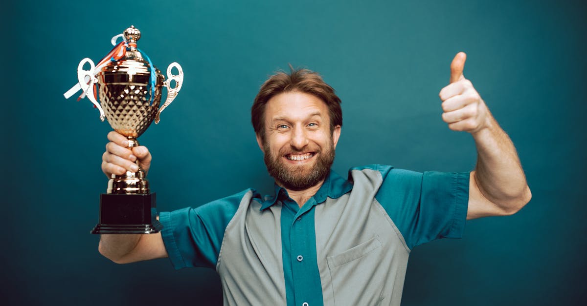 découvrez le turing award, une récompense prestigieuse en informatique, attribuée chaque année pour honorer les contributions exceptionnelles qui ont façonné le domaine de l'informatique. apprenez-en plus sur les lauréats, leur impact et l'importance de cette distinction.