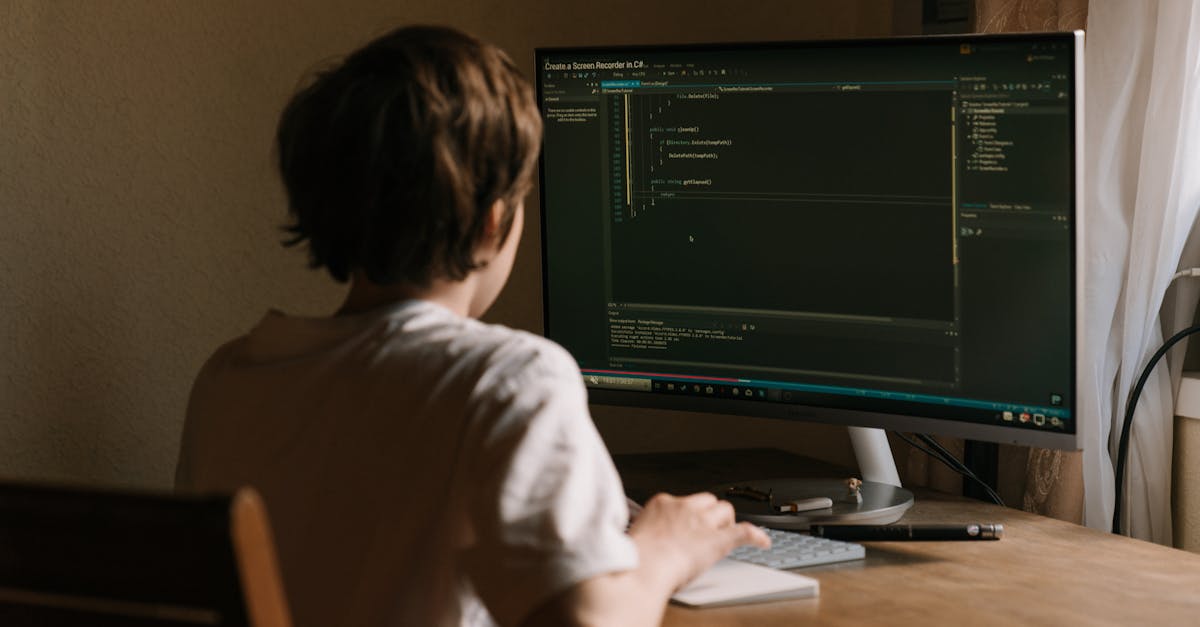 découvrez l’essentiel de la cybersécurité : définitions, enjeux, bonnes pratiques et solutions pour protéger efficacement vos données personnelles et professionnelles contre les cybermenaces.