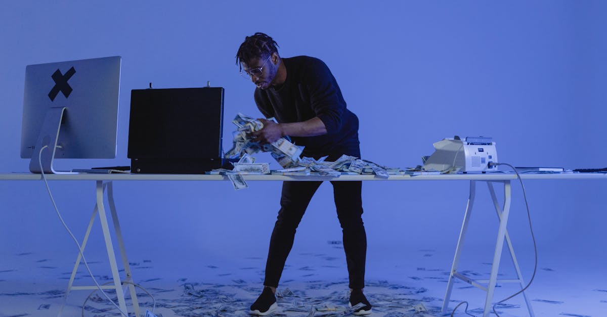 découvrez comment l'intelligence artificielle lutte contre la fraude en détectant et prévenant les activités frauduleuses de manière efficace et innovante.