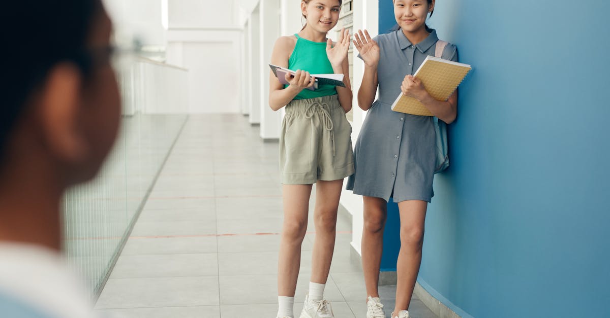 découvrez des conseils, informations et ressources dédiés aux adolescents pour les accompagner dans leur développement, leur éducation et leur bien-être.