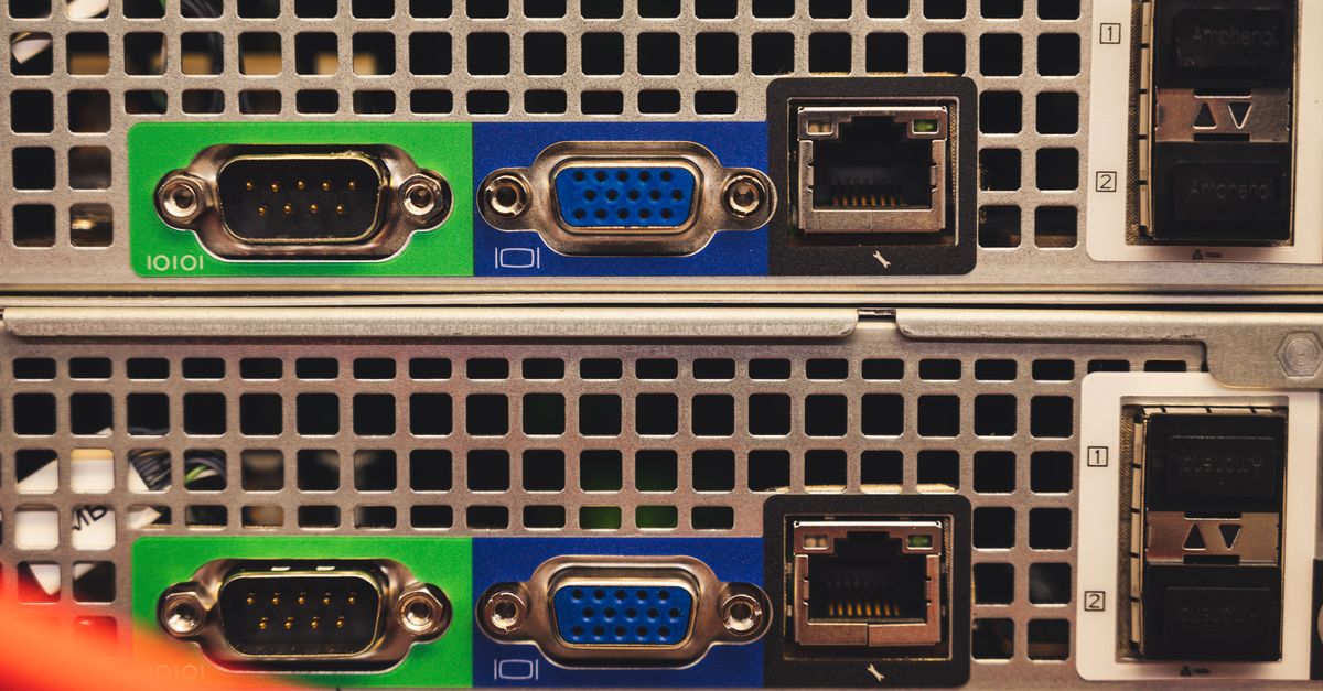 découvrez les fonctions essentielles d'un data center, incluant le stockage, la gestion et la sécurité des données pour assurer la continuité des activités numériques.